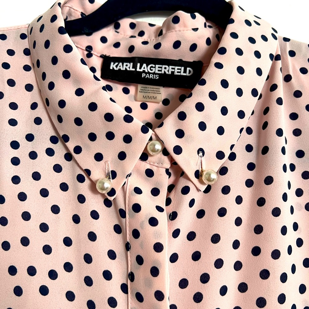 Like new top sleeveless with button down